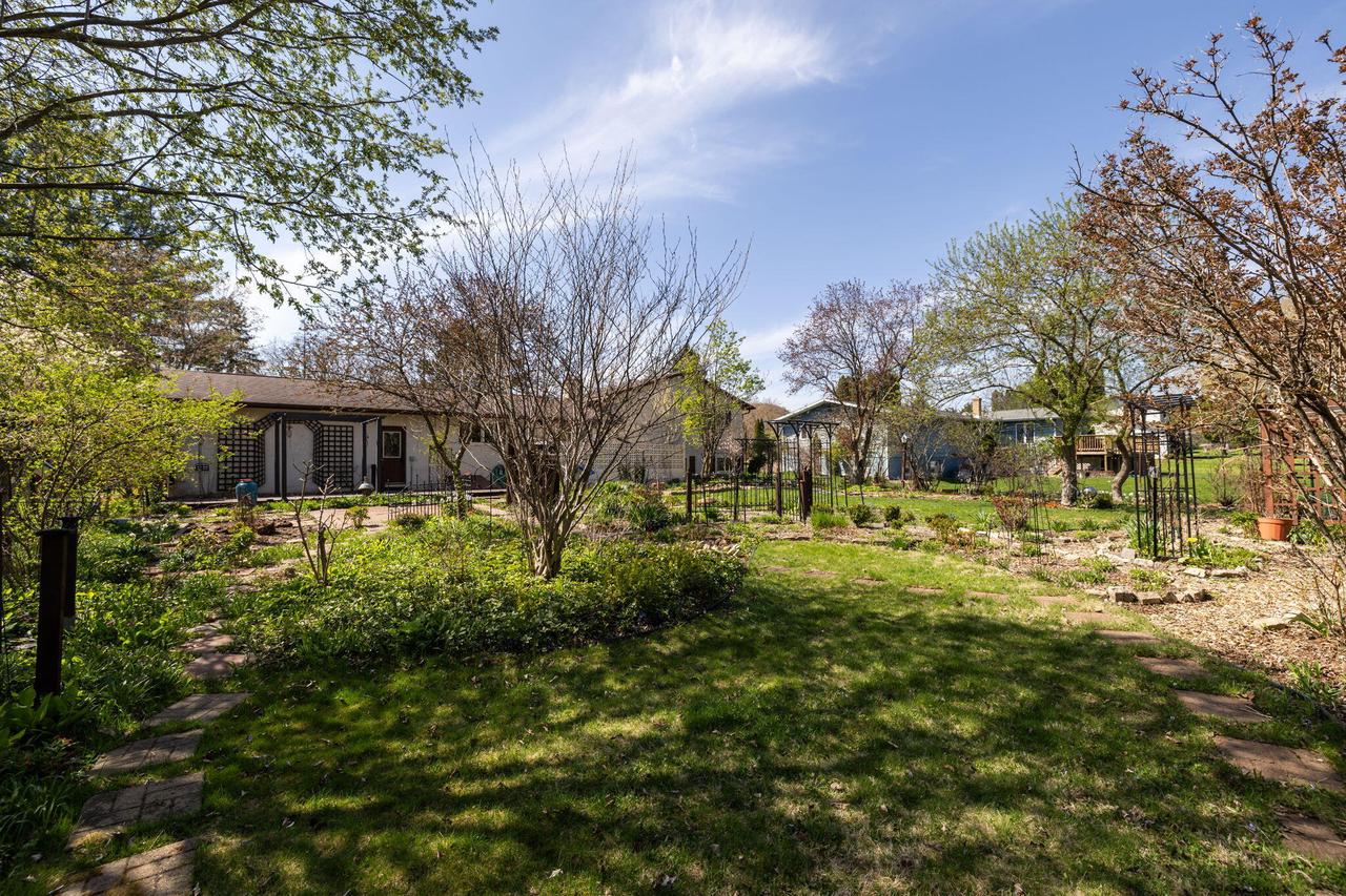 N1110 Bloomer Mill ROAD