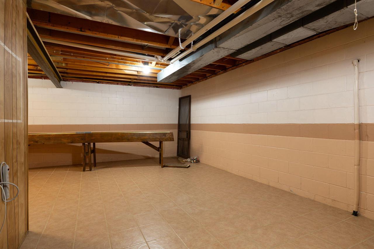 N1110 Bloomer Mill ROAD