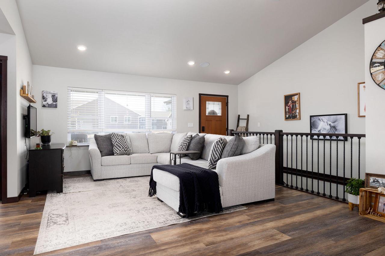 2302 John Leis STREET