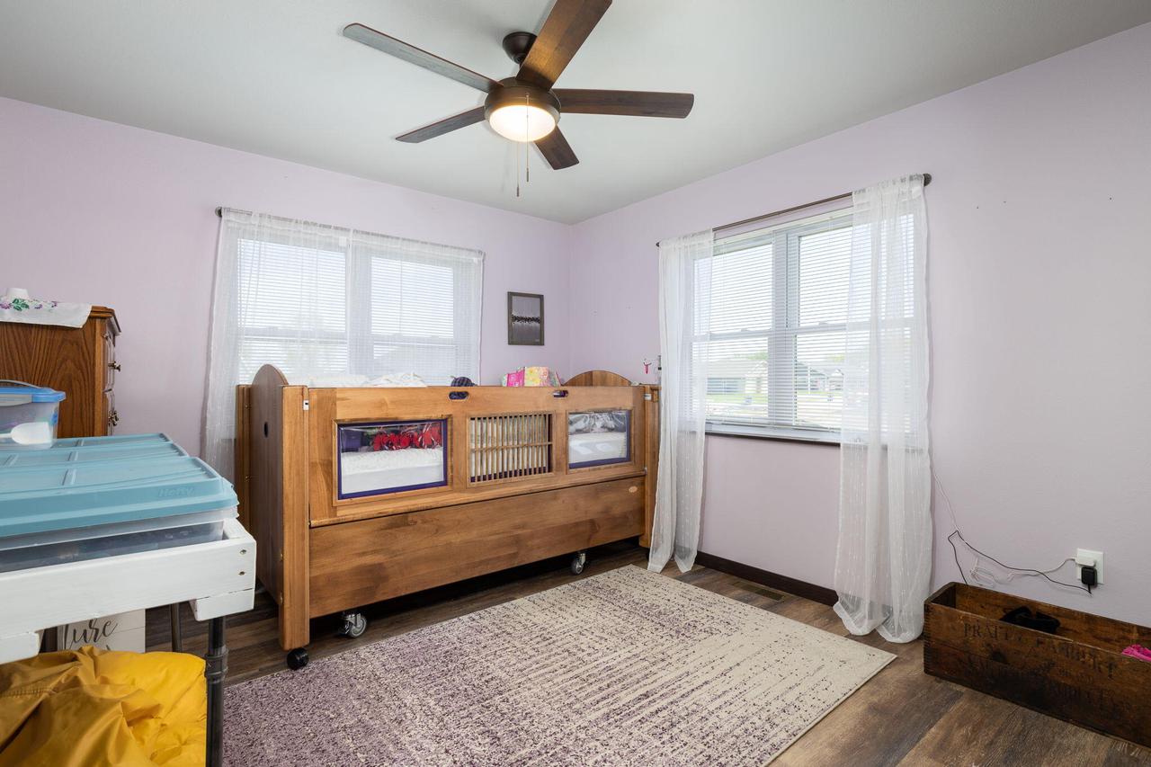 2302 John Leis STREET