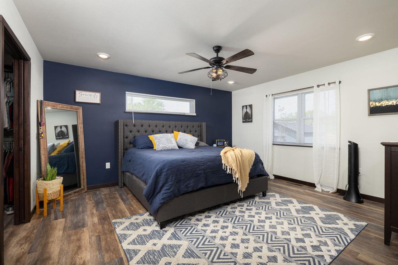 2302 John Leis STREET