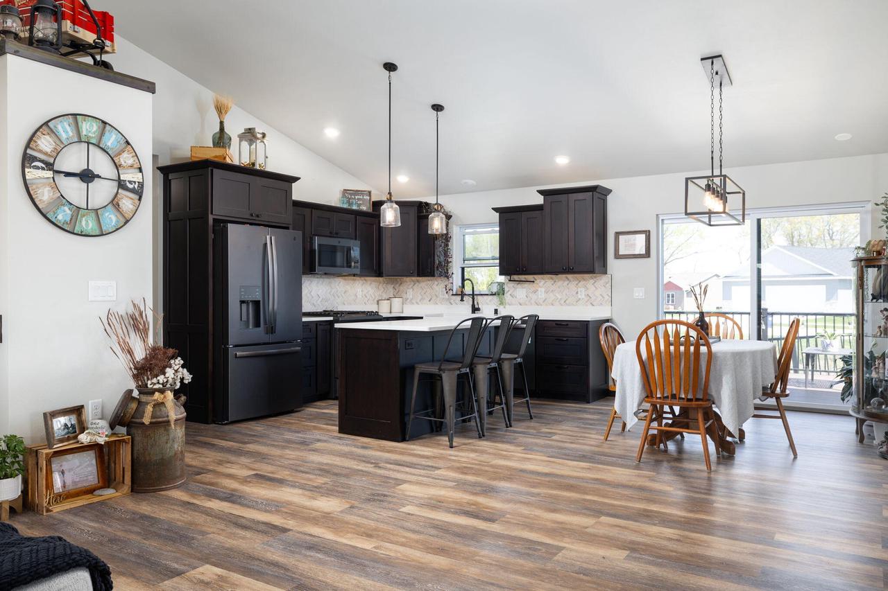 2302 John Leis STREET