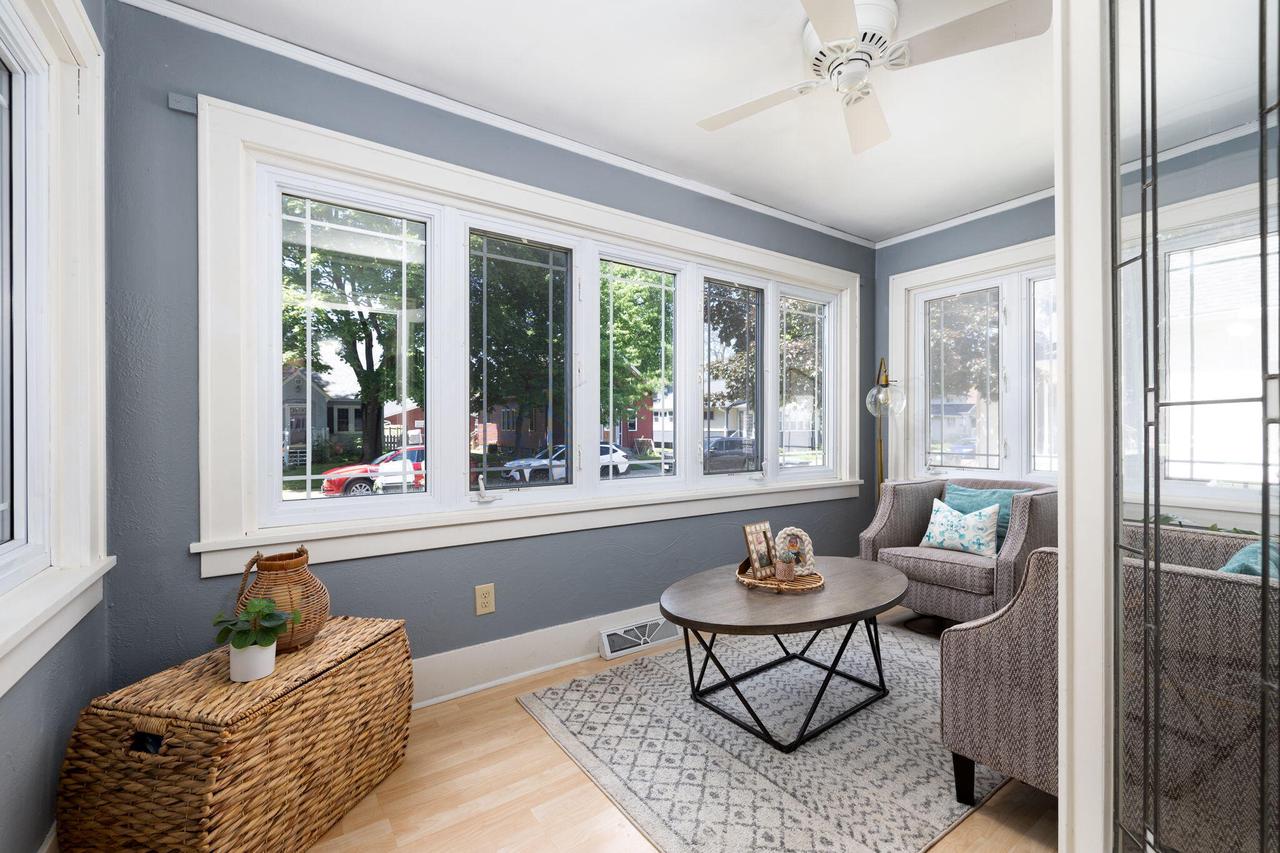 1225 East AVENUE SOUTH South