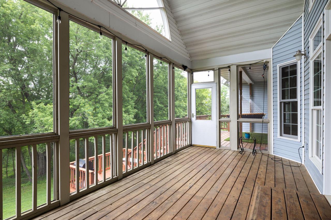 21340 Wolfe Run LANE