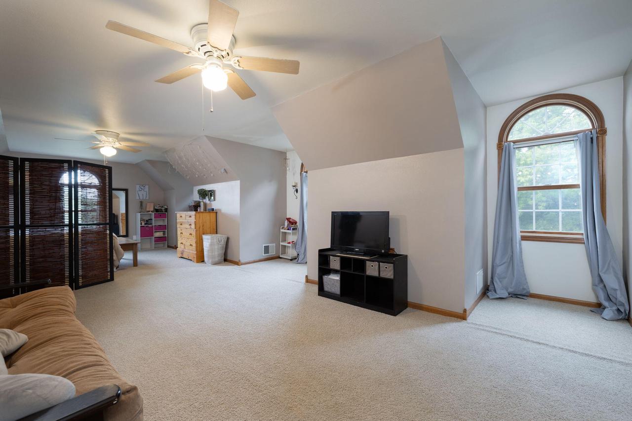 21340 Wolfe Run LANE