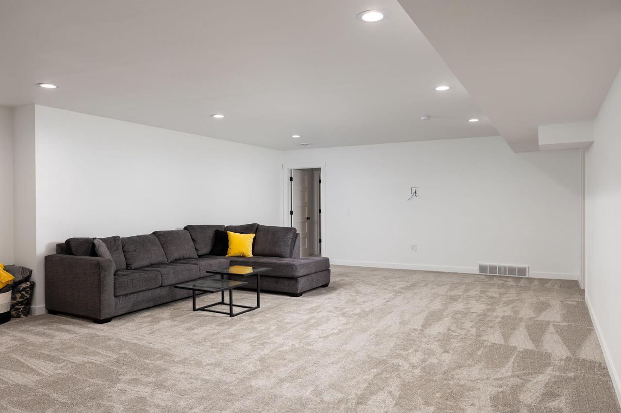 3001 Red Clover STREET