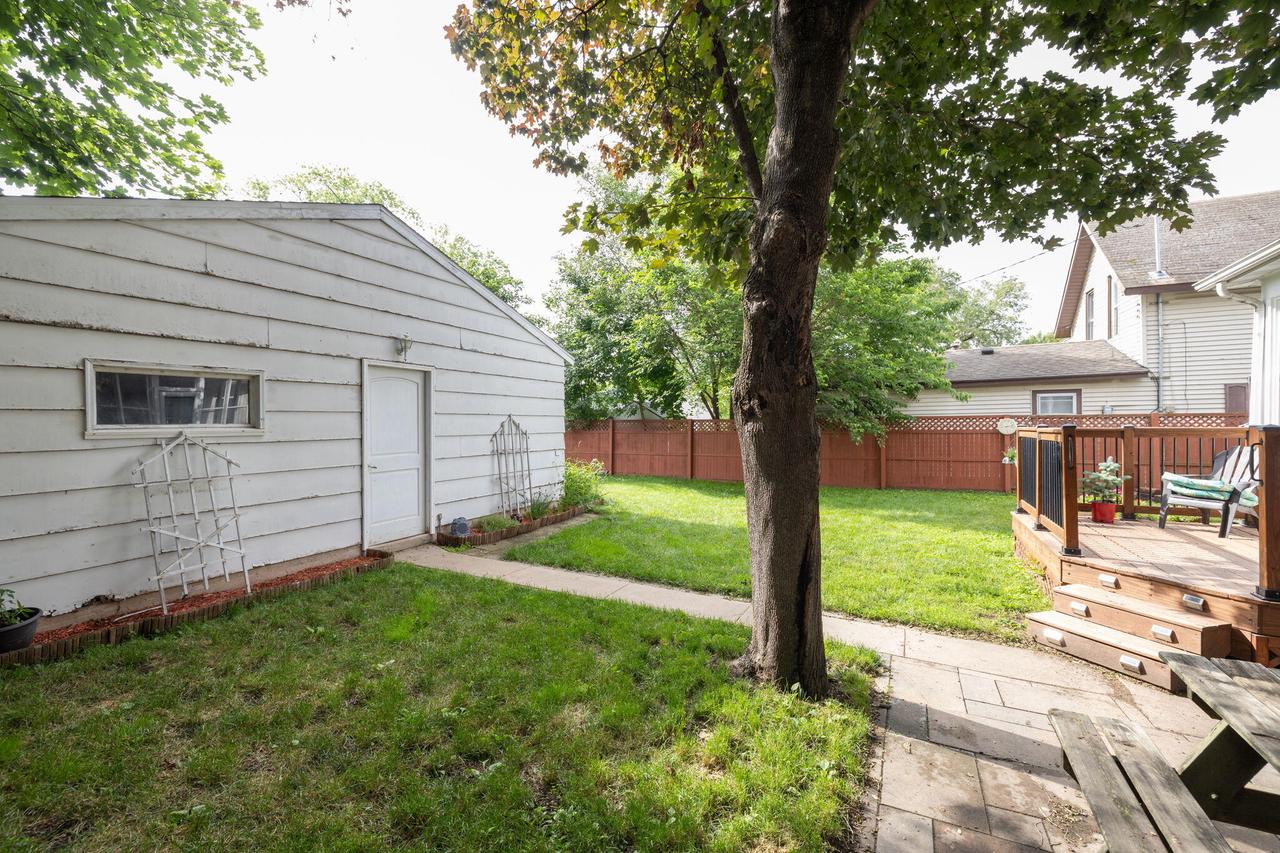 1813 16th STREET SOUTH South