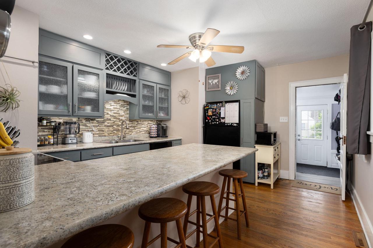 2102 Winnebago STREET