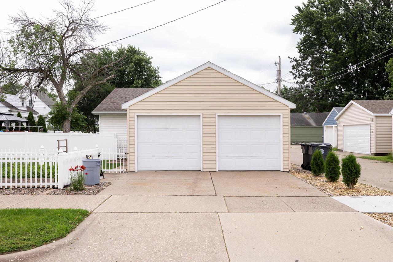 2102 Winnebago STREET