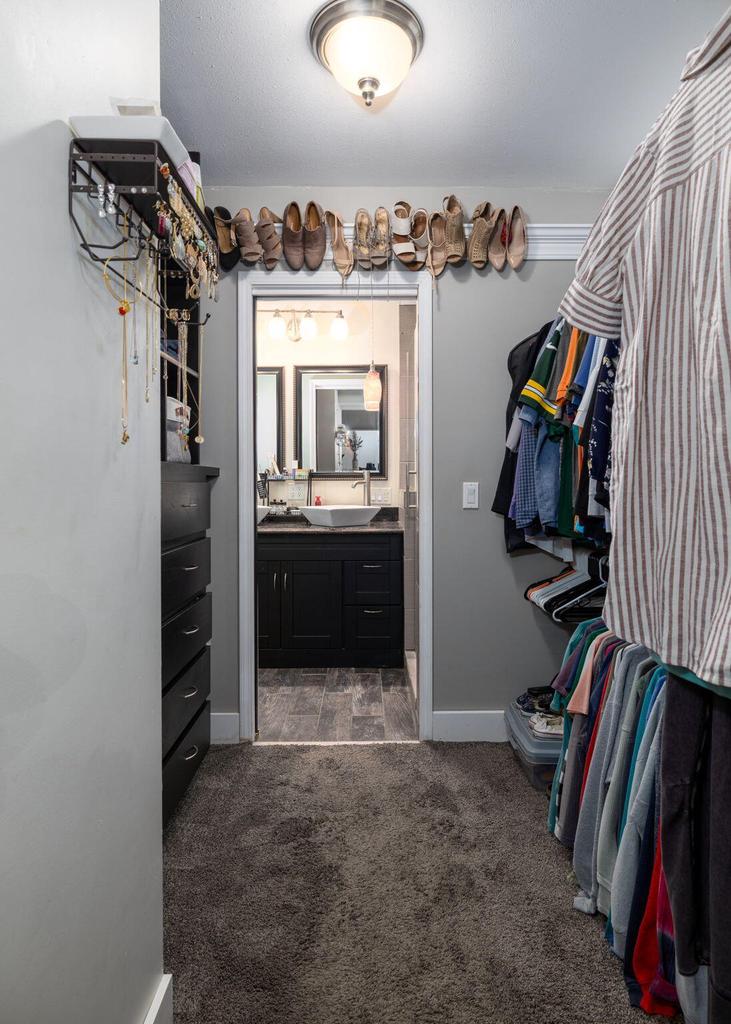 2102 Winnebago STREET