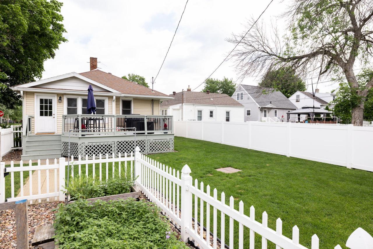 2102 Winnebago STREET