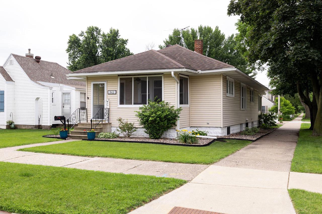 2102 Winnebago STREET
