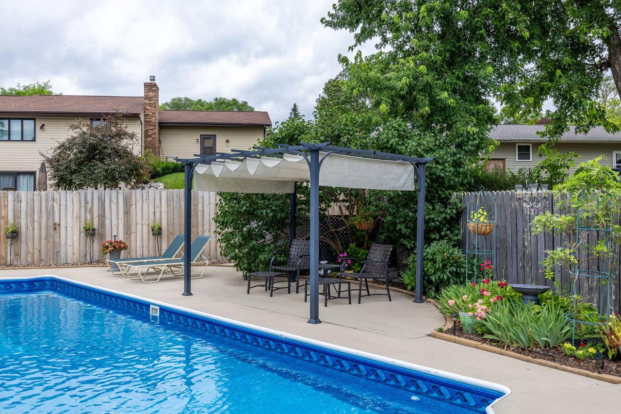 1017 Parkridge DRIVE