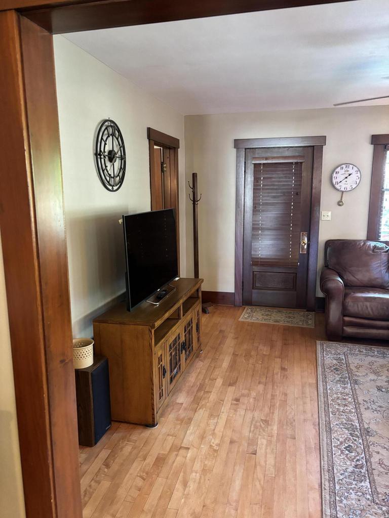 2109 Grandview PLACE