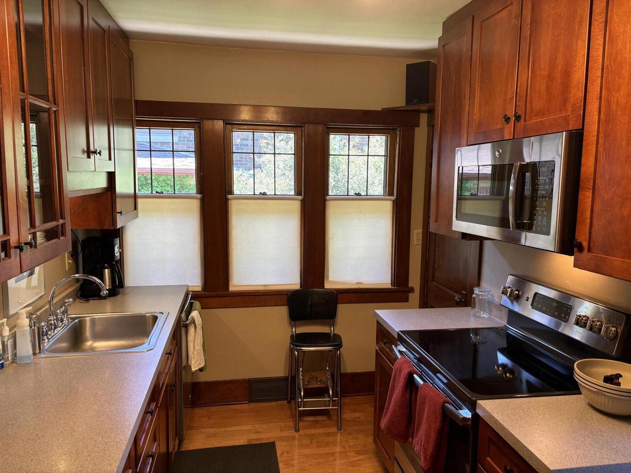 2109 Grandview PLACE