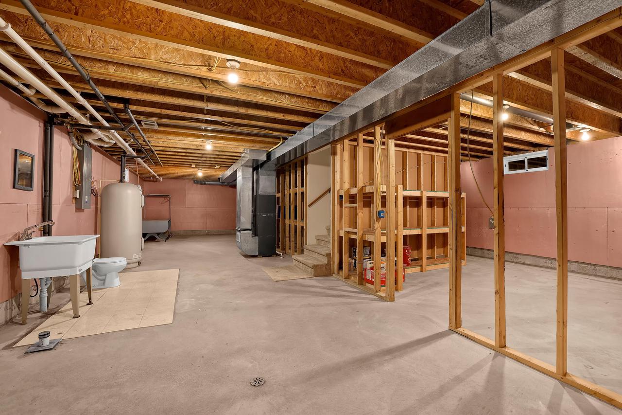 W2527 Davis Creek ROAD