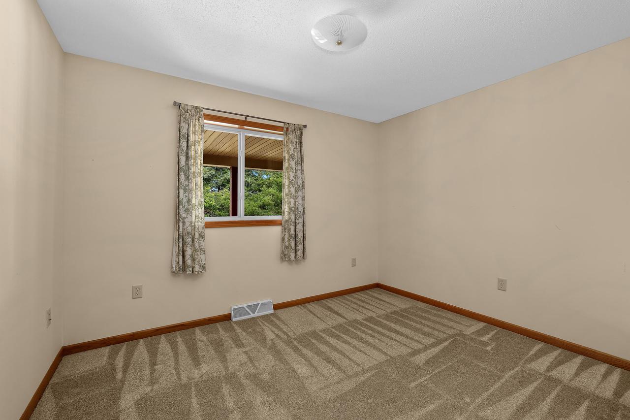 W2527 Davis Creek ROAD