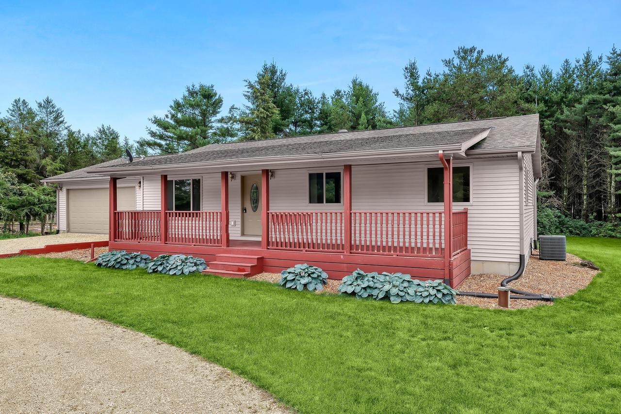 W2527 Davis Creek ROAD