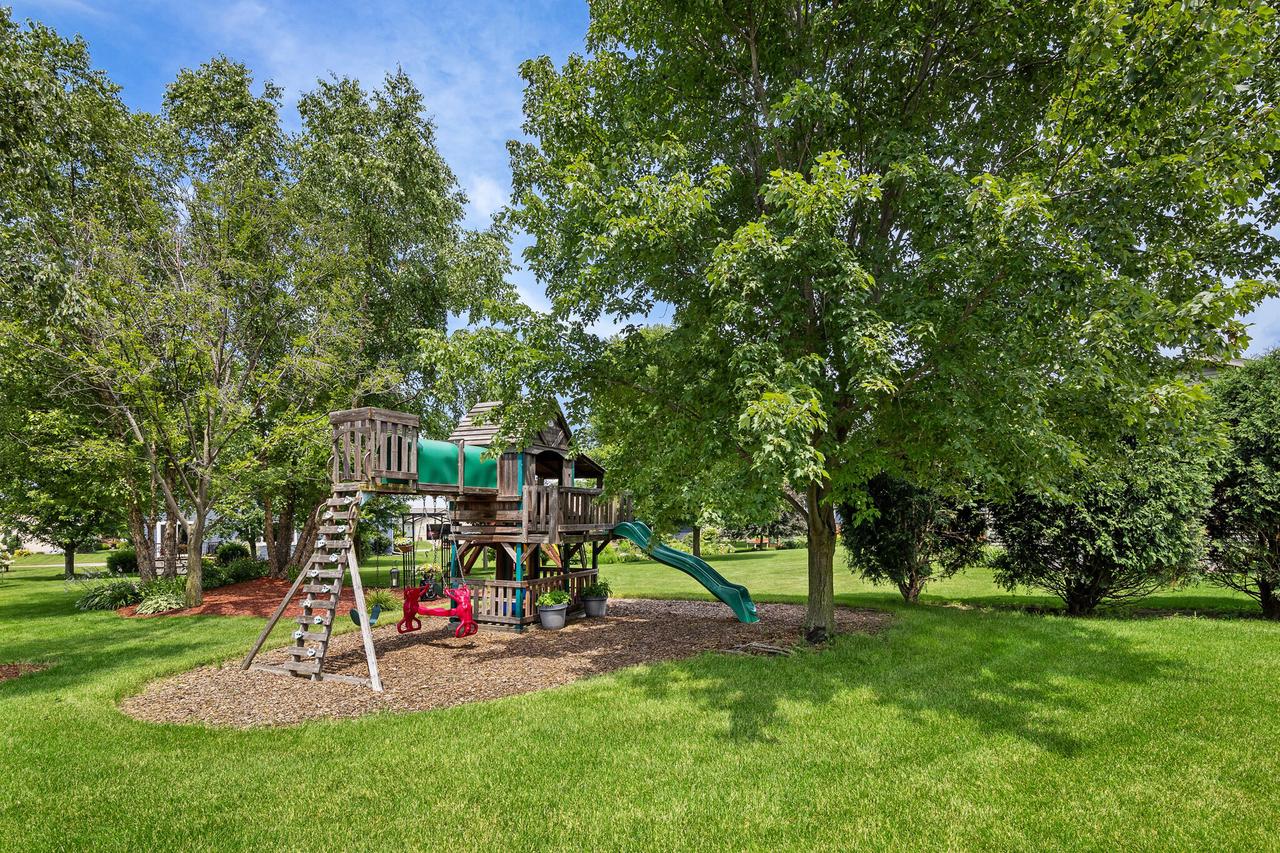 1205 Cherry LANE SOUTH South