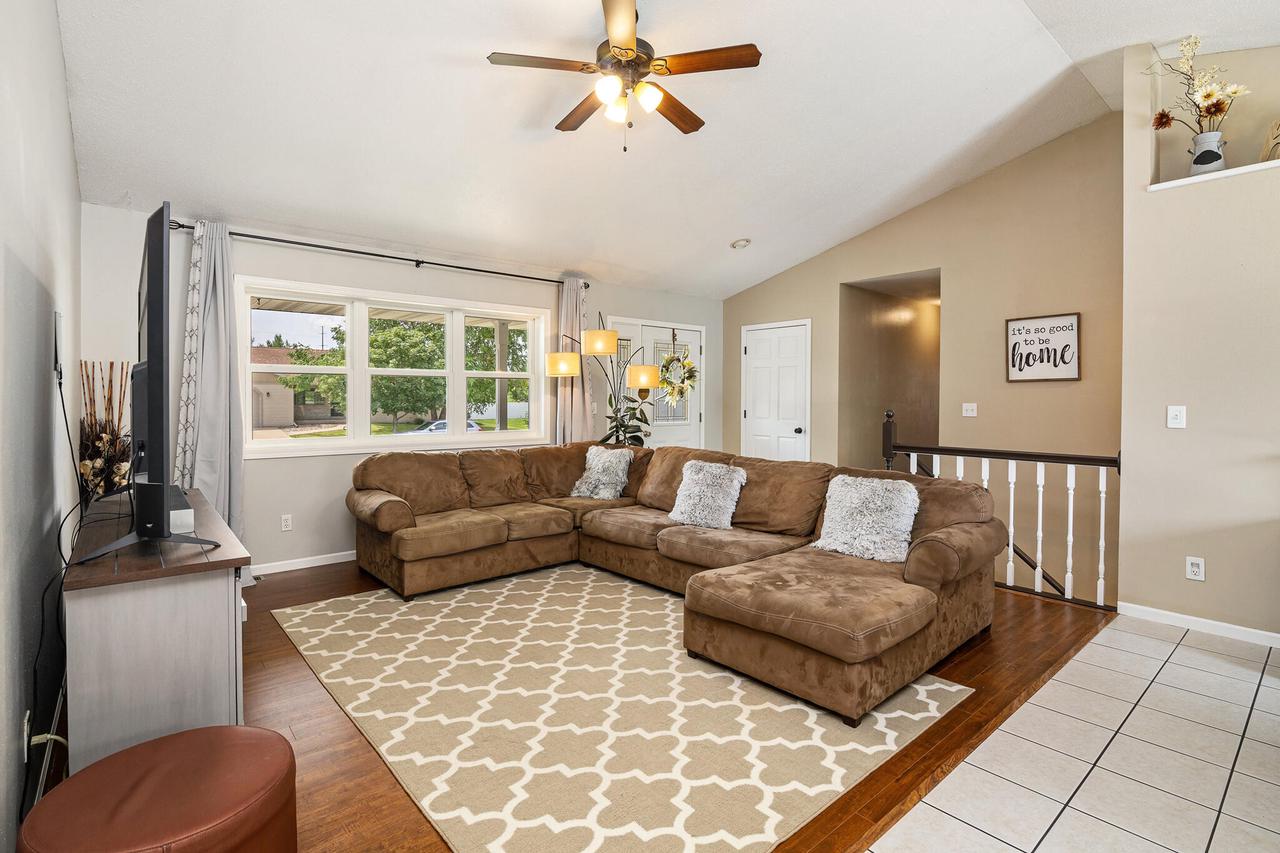 1205 Cherry LANE SOUTH South