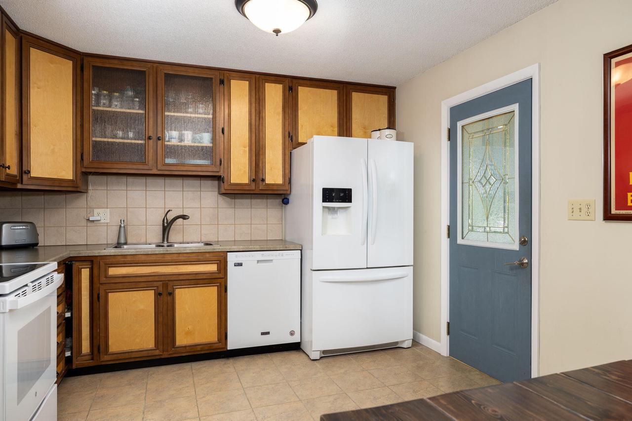 221 16th AVENUE NORTH North