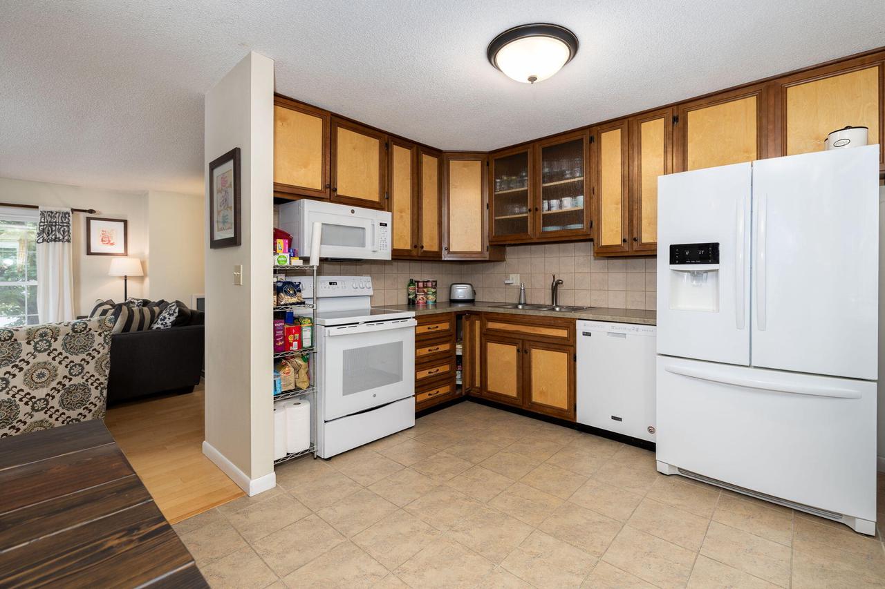 221 16th AVENUE NORTH North