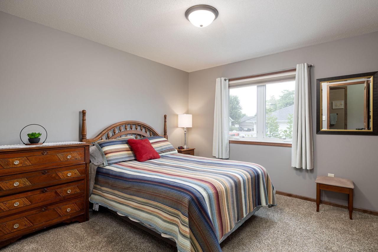 702 Oak Timber DRIVE