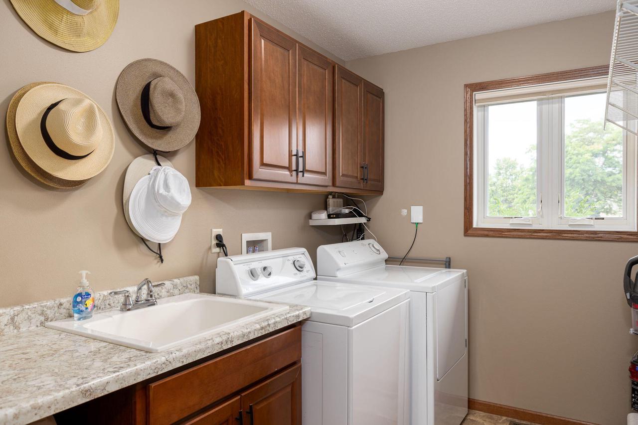 702 Oak Timber DRIVE