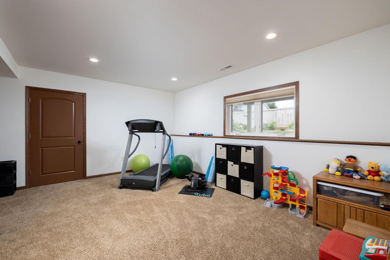 702 Oak Timber DRIVE