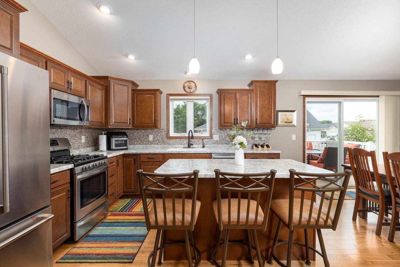 702 Oak Timber DRIVE