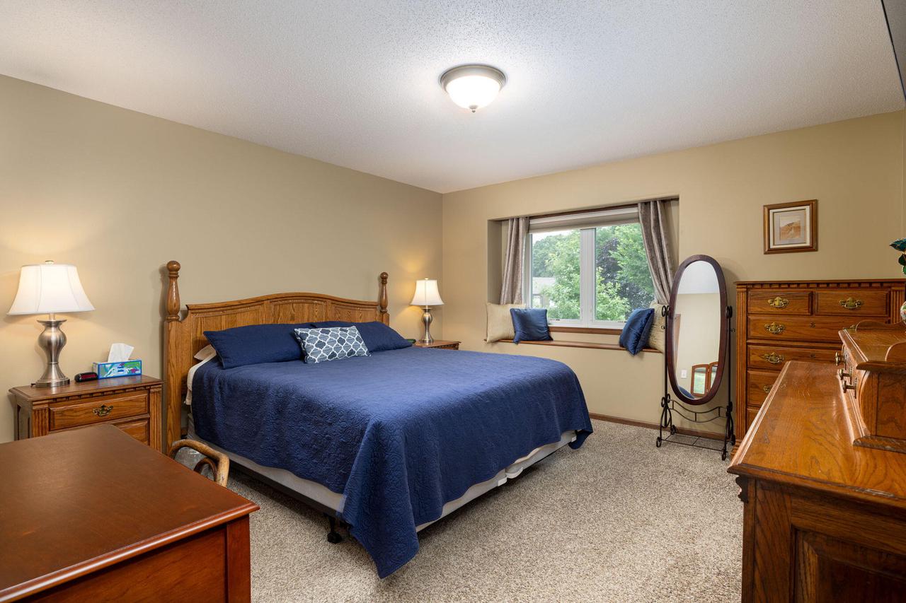 702 Oak Timber DRIVE