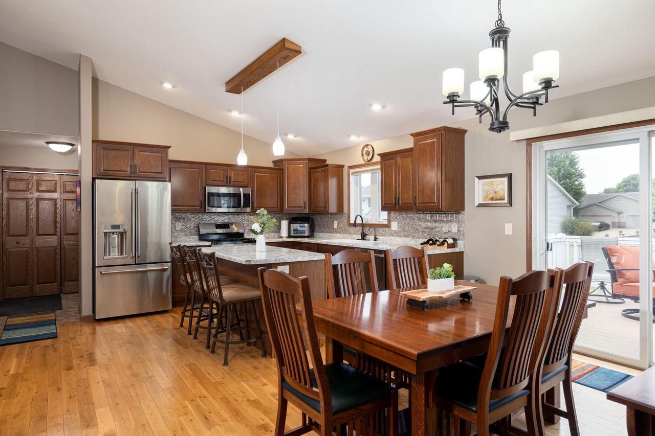 702 Oak Timber DRIVE