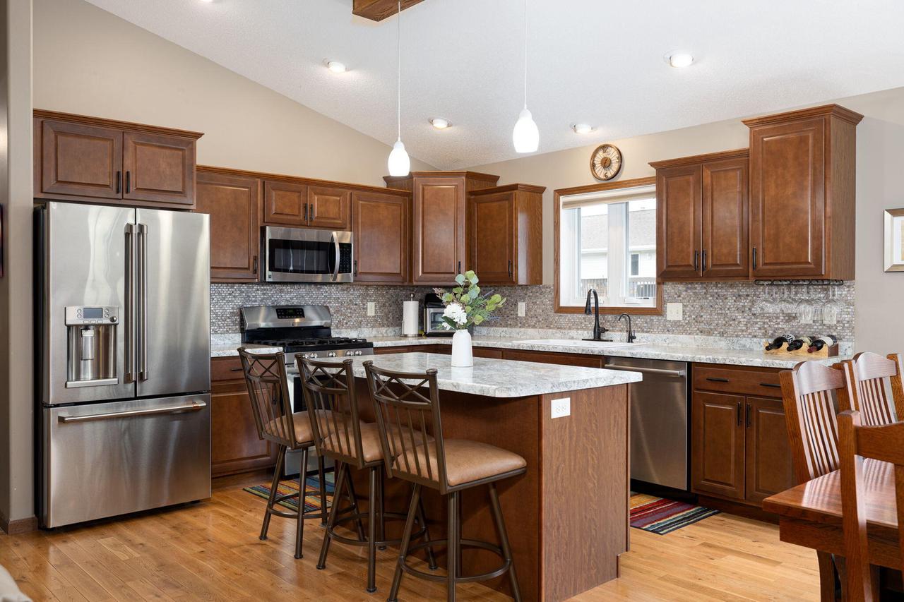 702 Oak Timber DRIVE