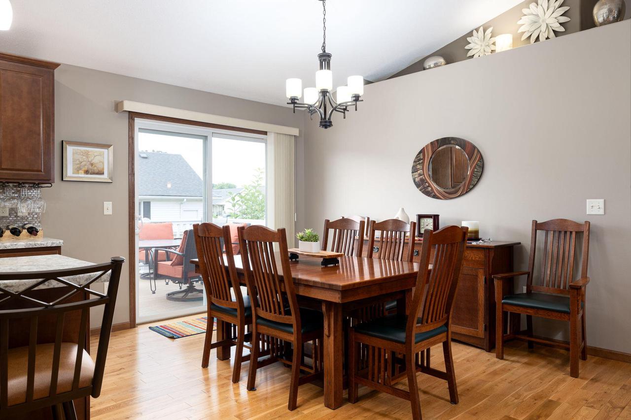 702 Oak Timber DRIVE