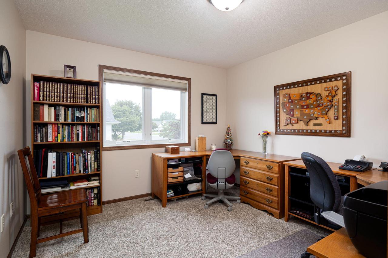 702 Oak Timber DRIVE