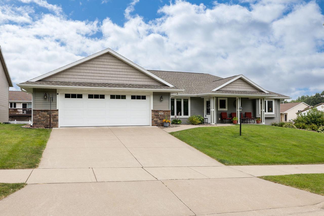 702 Oak Timber DRIVE