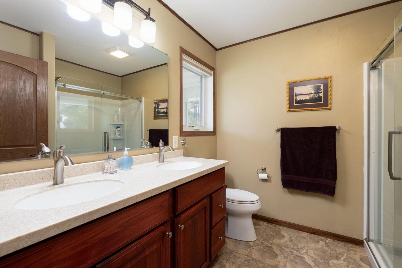 702 Oak Timber DRIVE