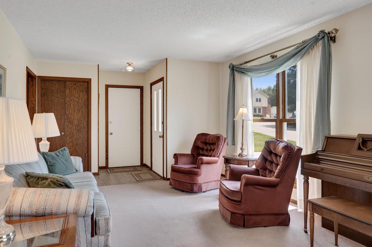 1124 Parkridge DRIVE