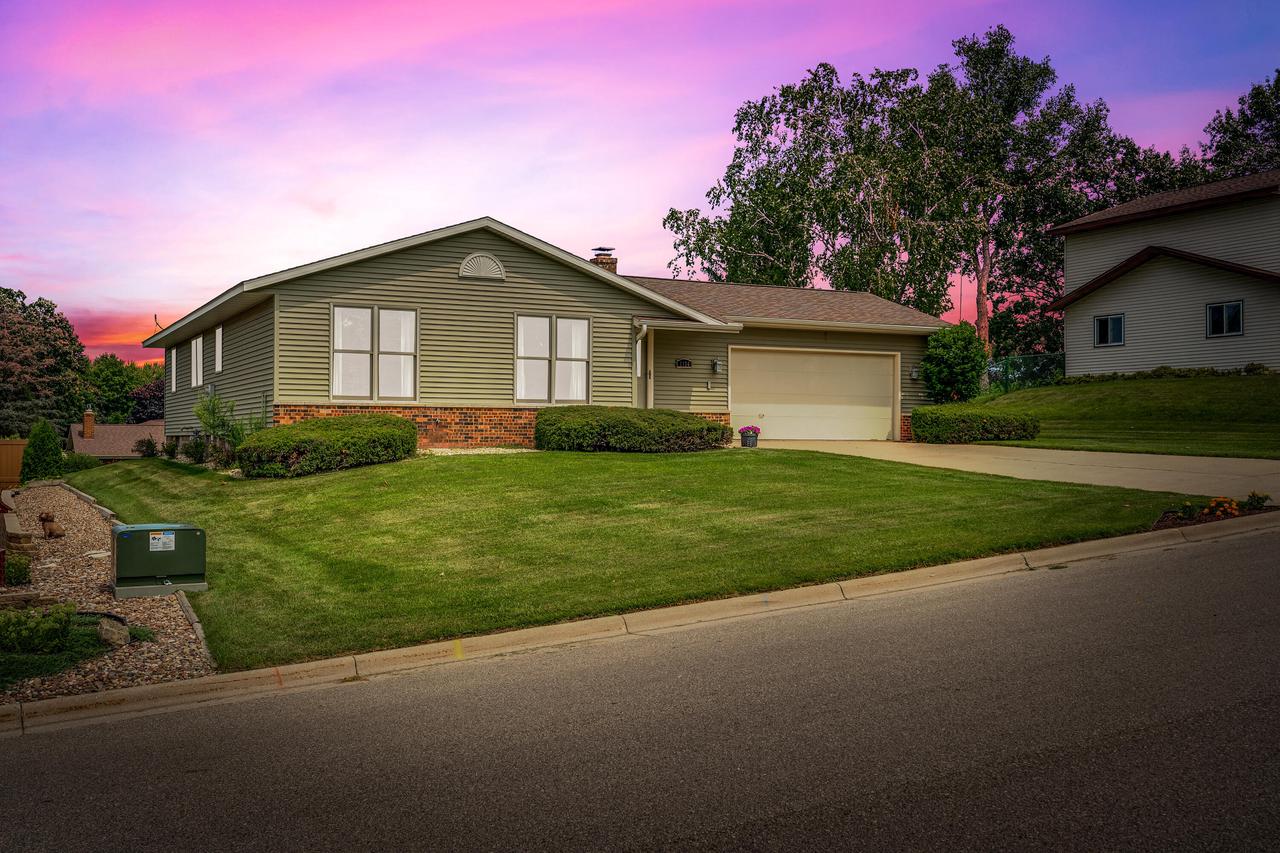 1124 Parkridge DRIVE