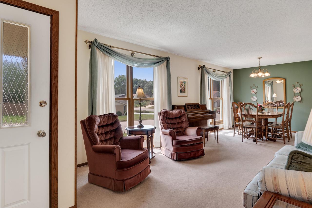 1124 Parkridge DRIVE