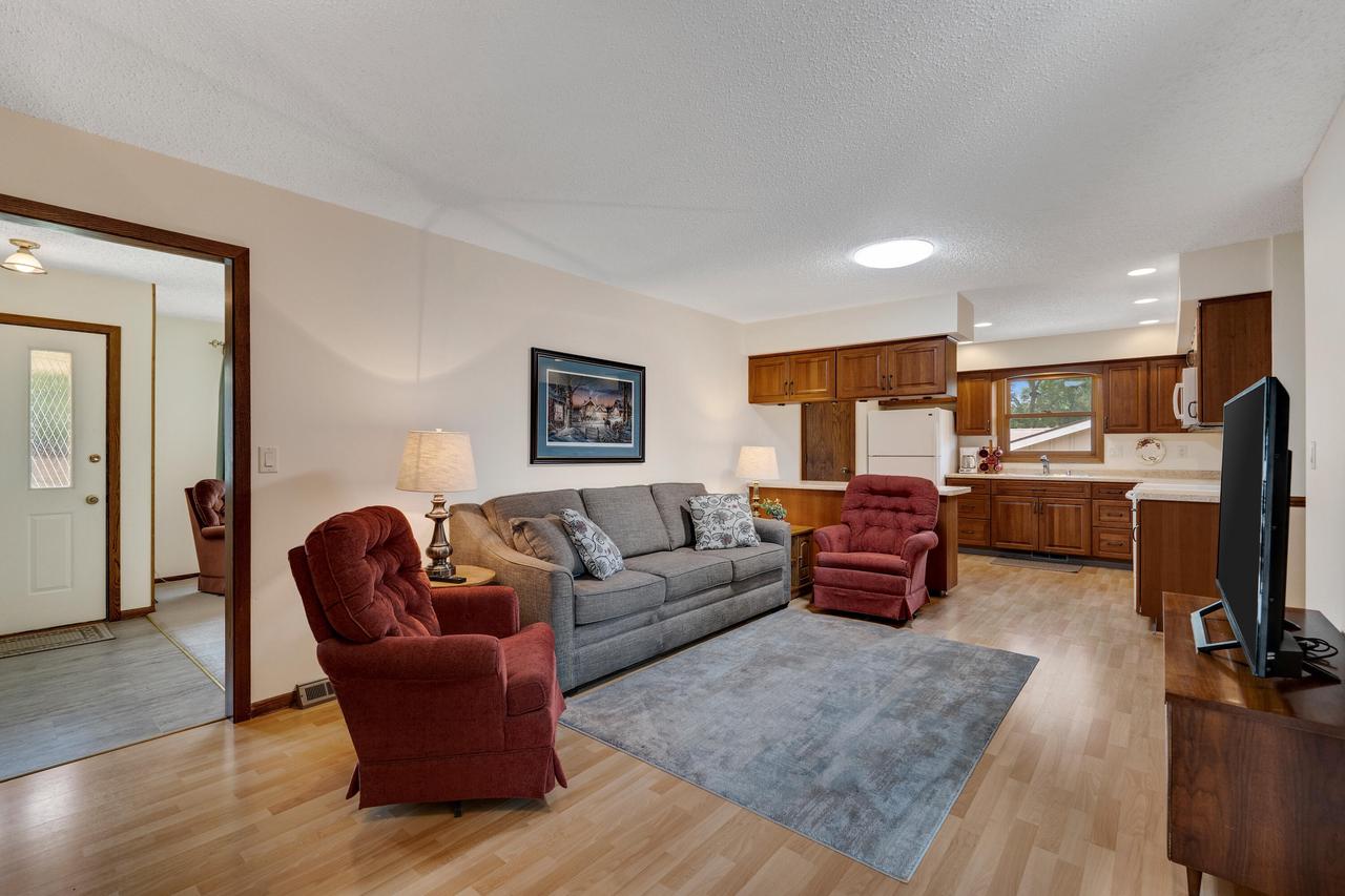 1124 Parkridge DRIVE