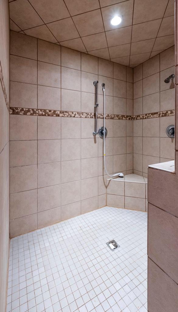 1600 Coranado STREET