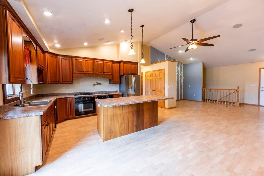 1600 Coranado STREET