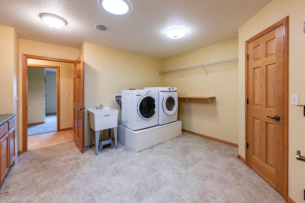 1600 Coranado STREET