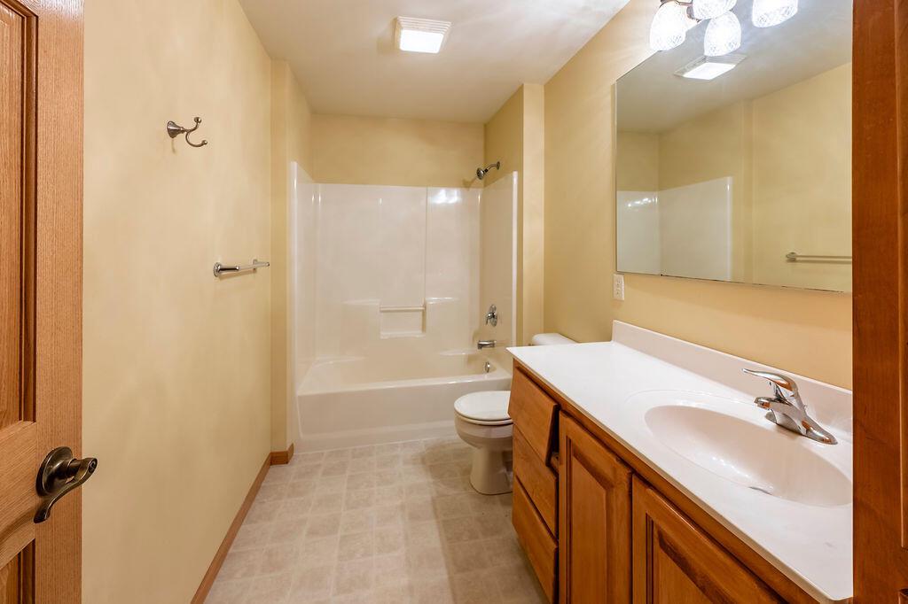 1600 Coranado STREET