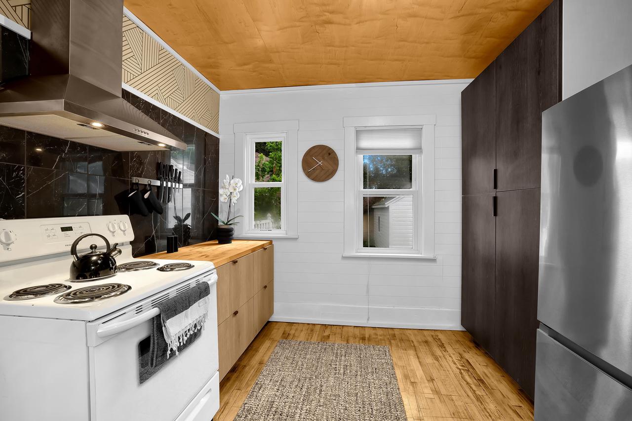 926 6th STREET SOUTH South