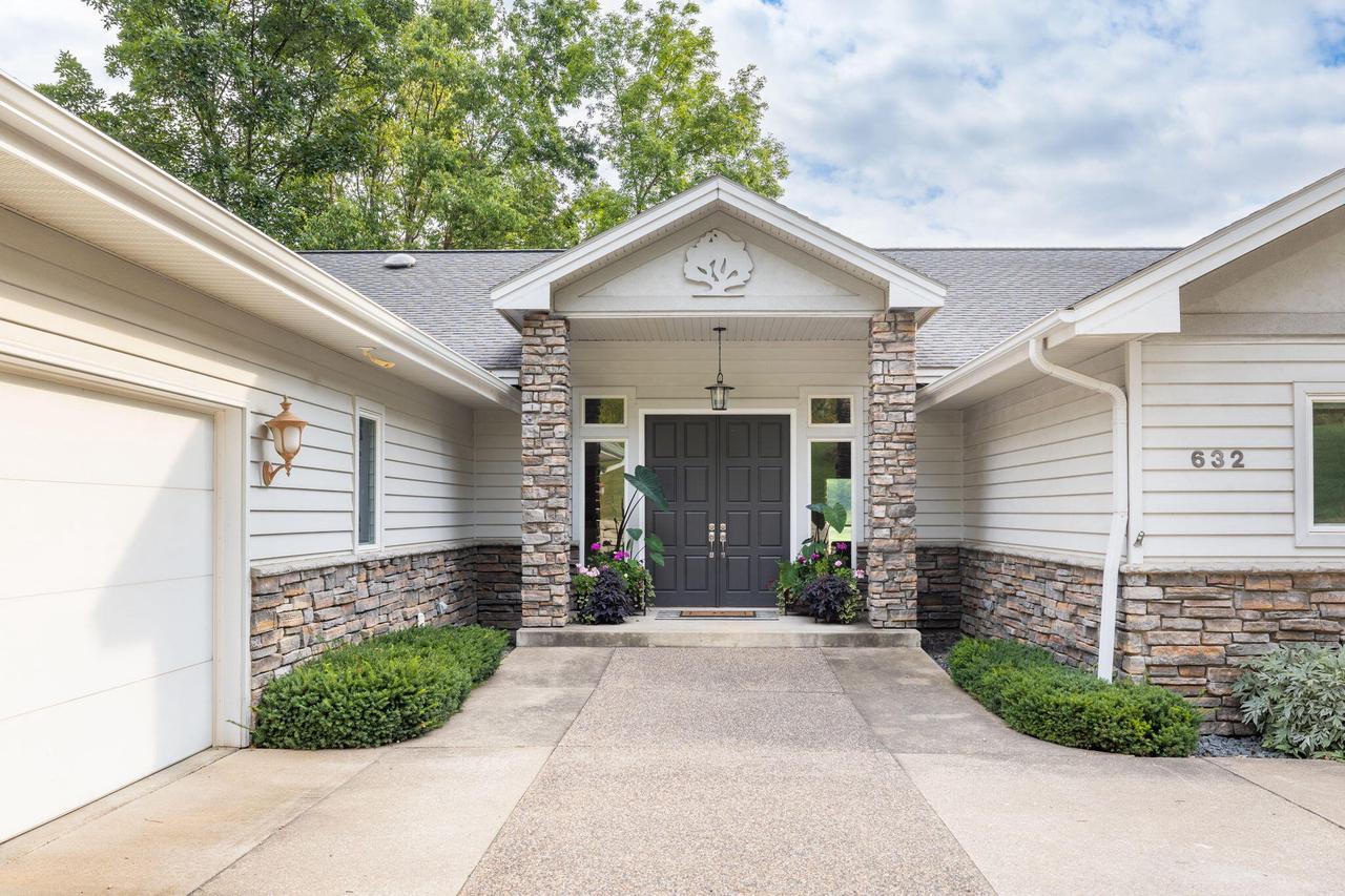 632 Country Club LANE