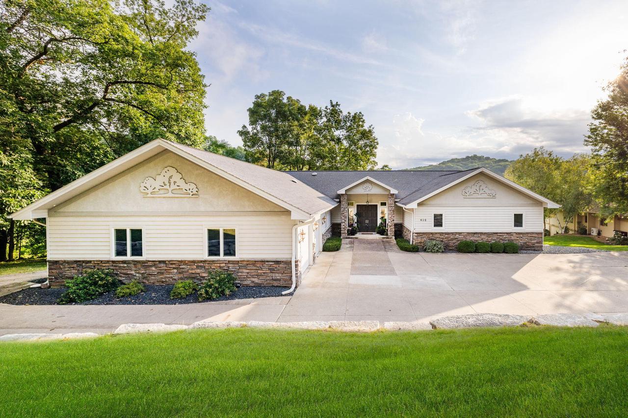 632 Country Club LANE