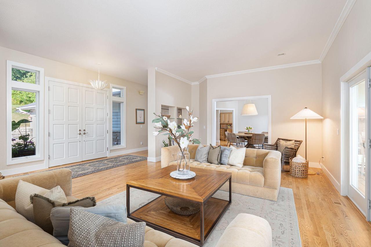 632 Country Club LANE