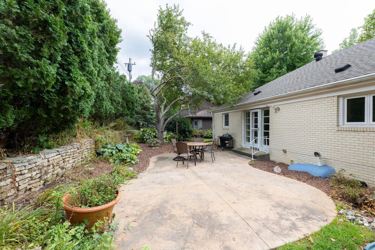 840 Janice COURT EAST East